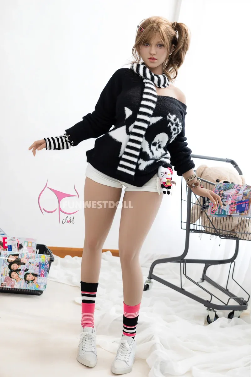 Funwest 163cm G cup - Clara view 4