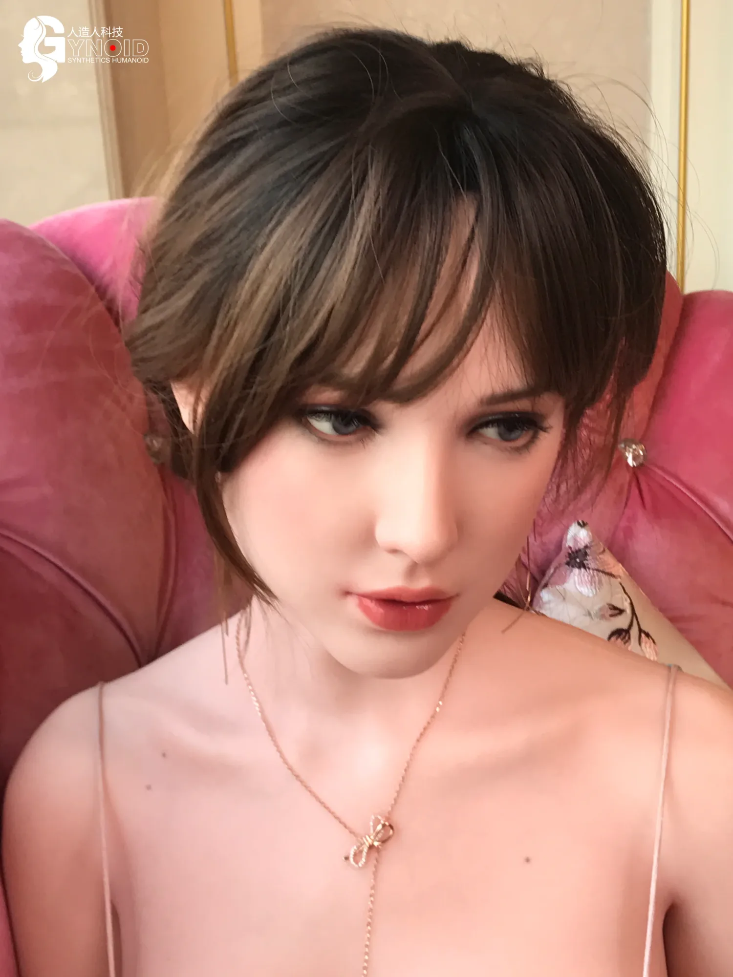 Gynoid Model 10 - Laura view 7