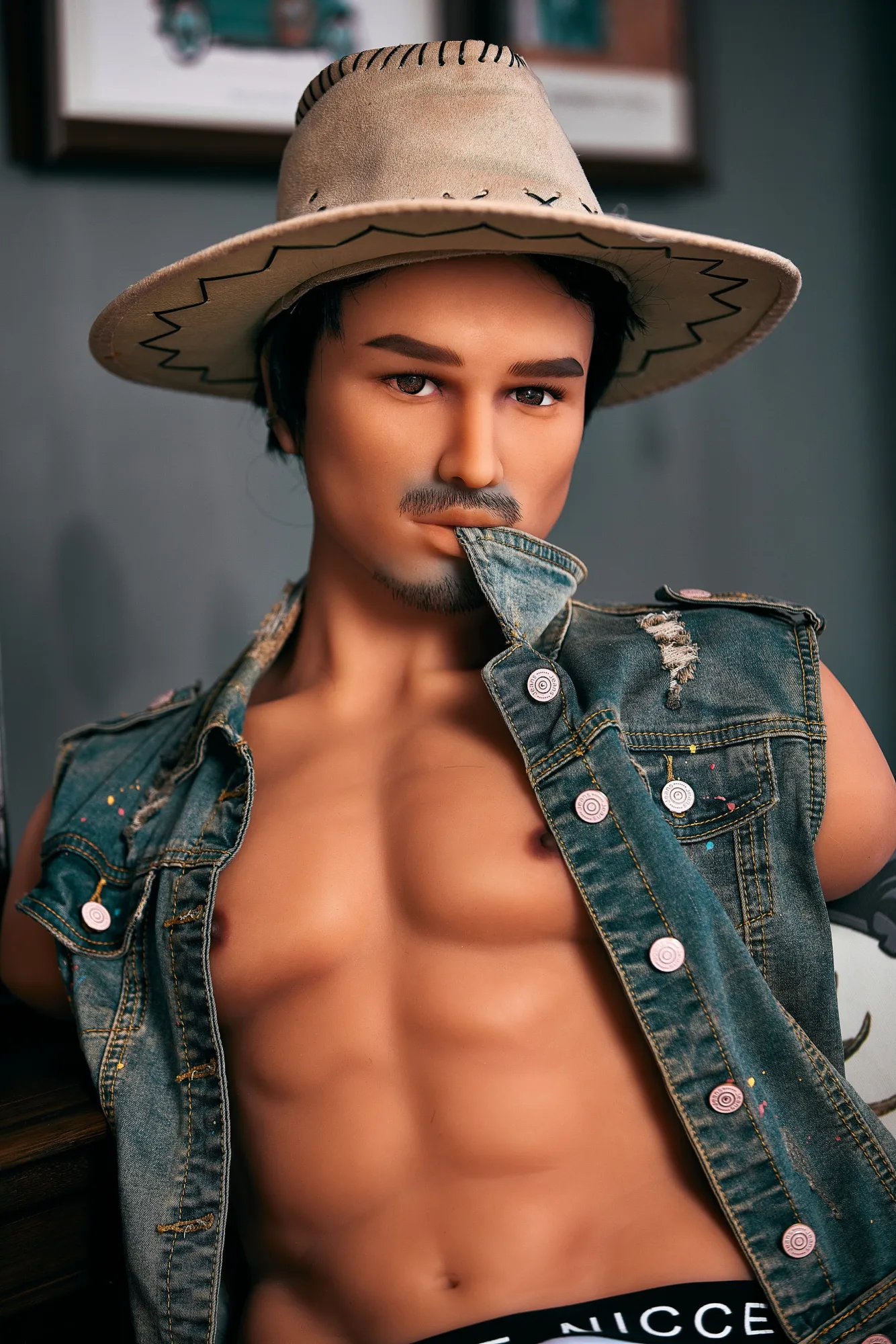 Irontech 100cm Male Torso - Kelvin view 3
