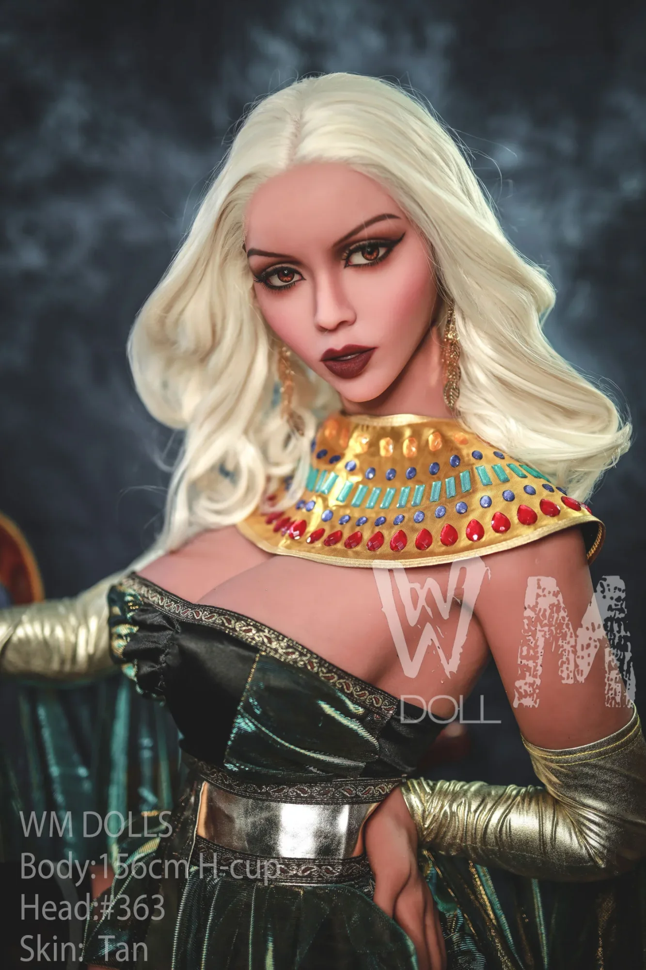 WM 156cm H - Nefertiti view 4